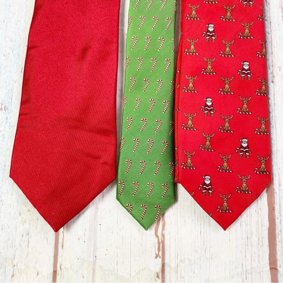 ✨3 for 1✨ Christmas Holiday Neckties - Picture 3 of 4